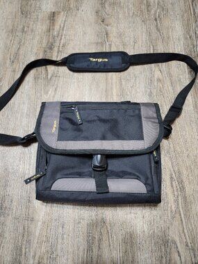 Targus messenger bag 11" x 9"